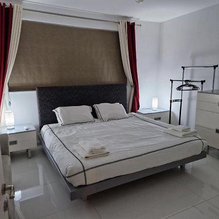 Apartmán Town Pent House Luqa Exteriér fotografie