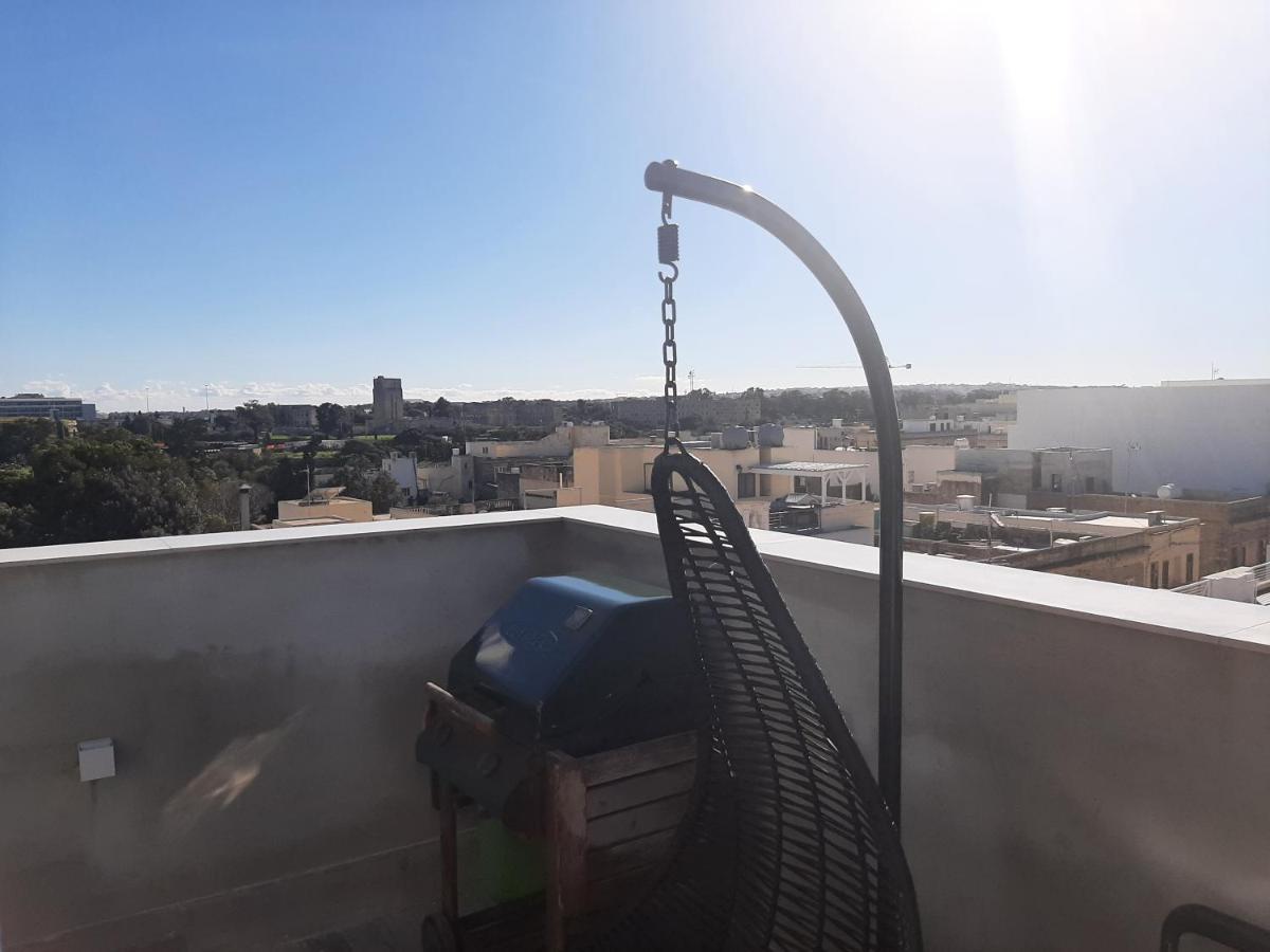 Apartmán Town Pent House Luqa Exteriér fotografie