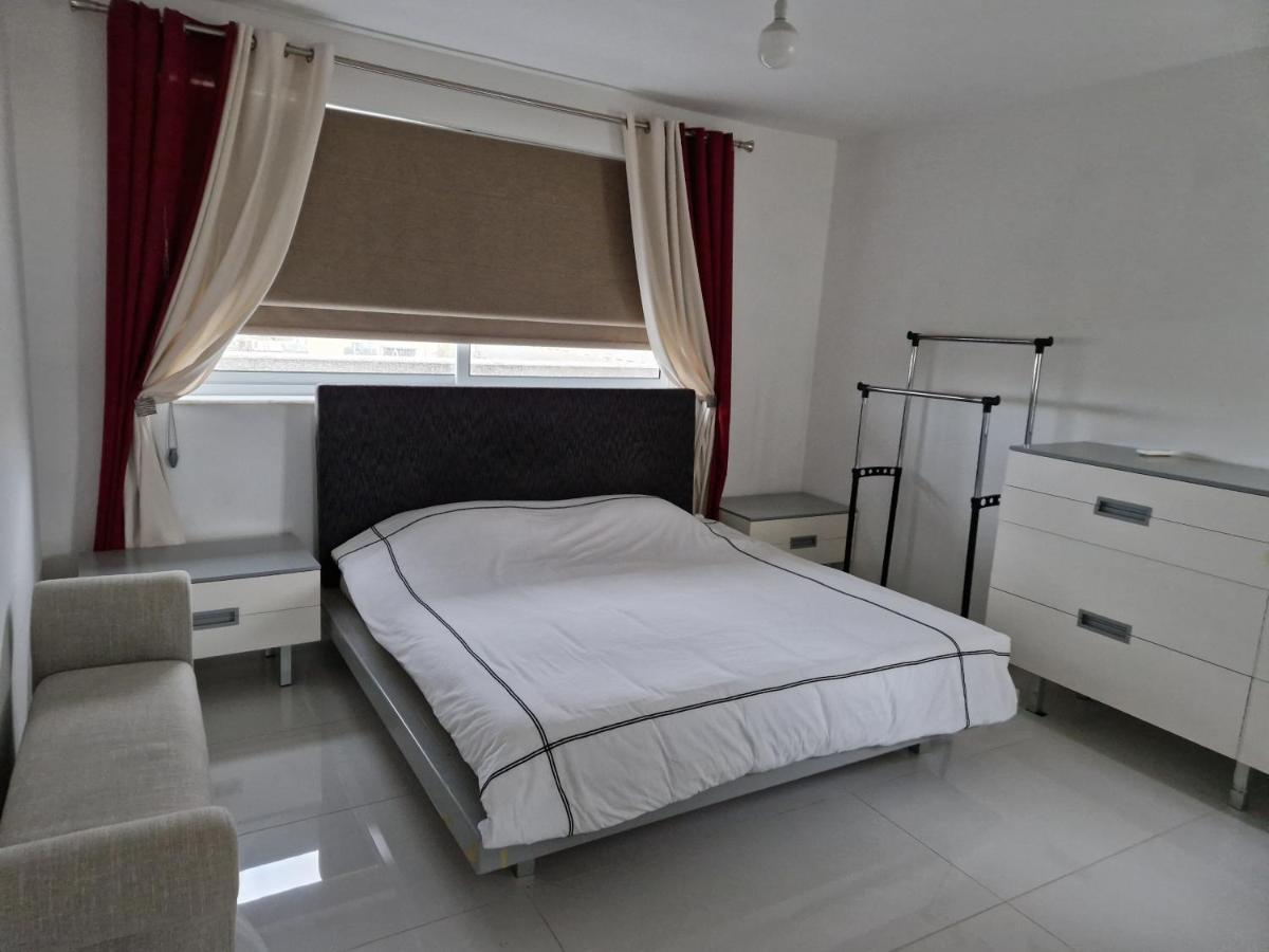 Apartmán Town Pent House Luqa Exteriér fotografie