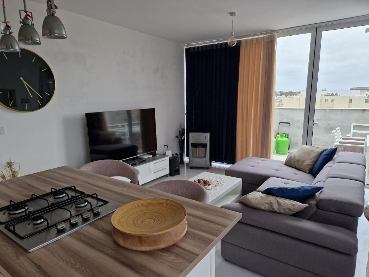 Apartmán Town Pent House Luqa Exteriér fotografie
