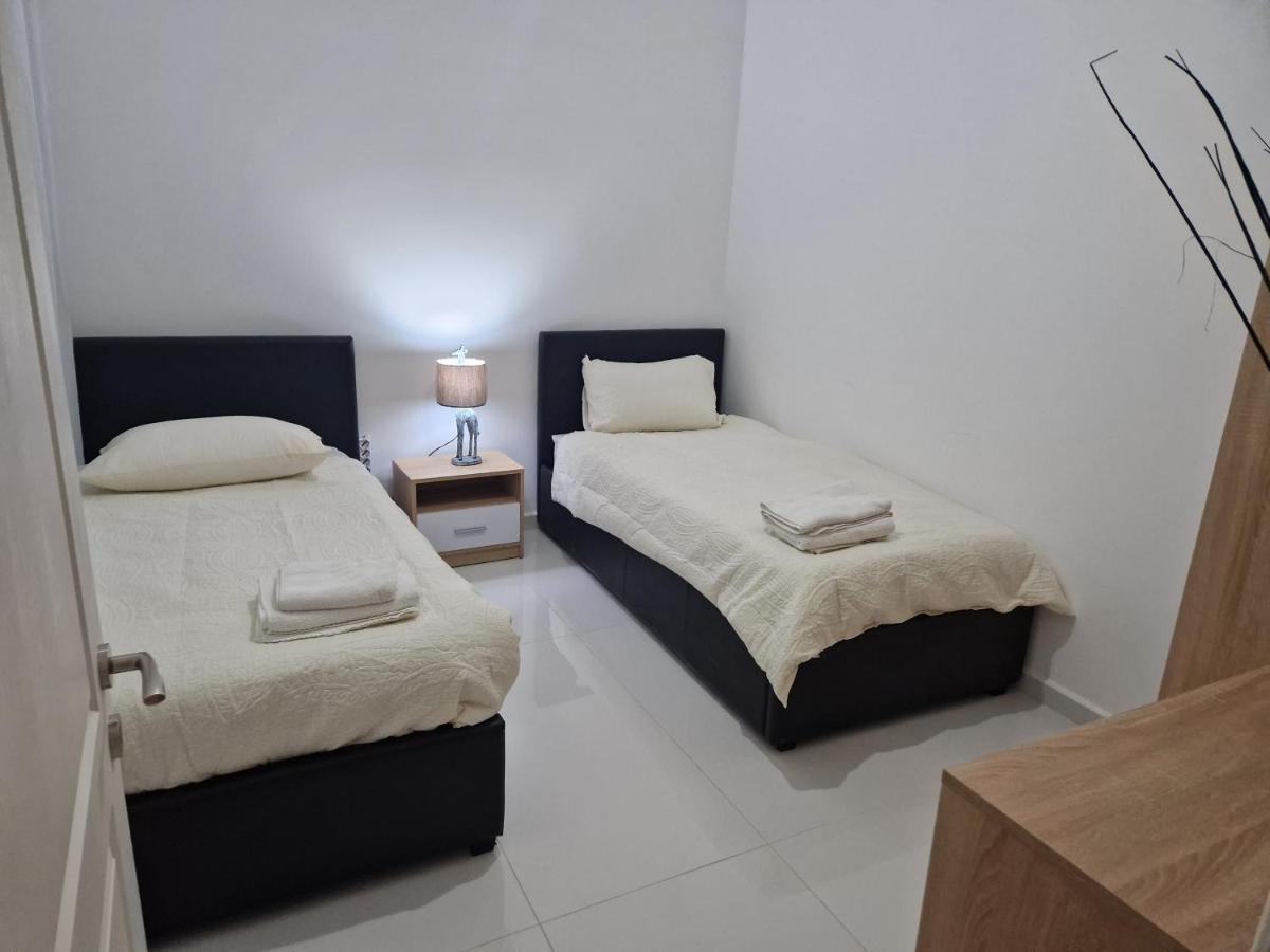 Apartmán Town Pent House Luqa Exteriér fotografie